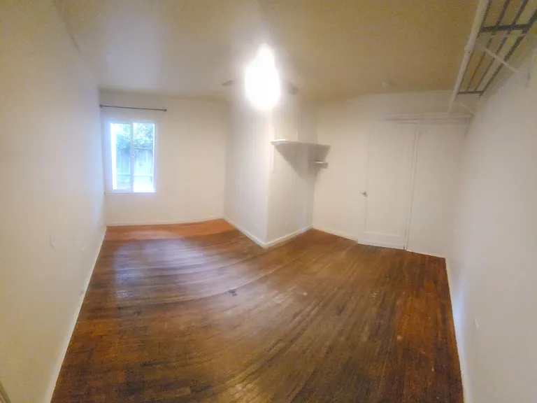 1690 Phillips Ln — Photo 14