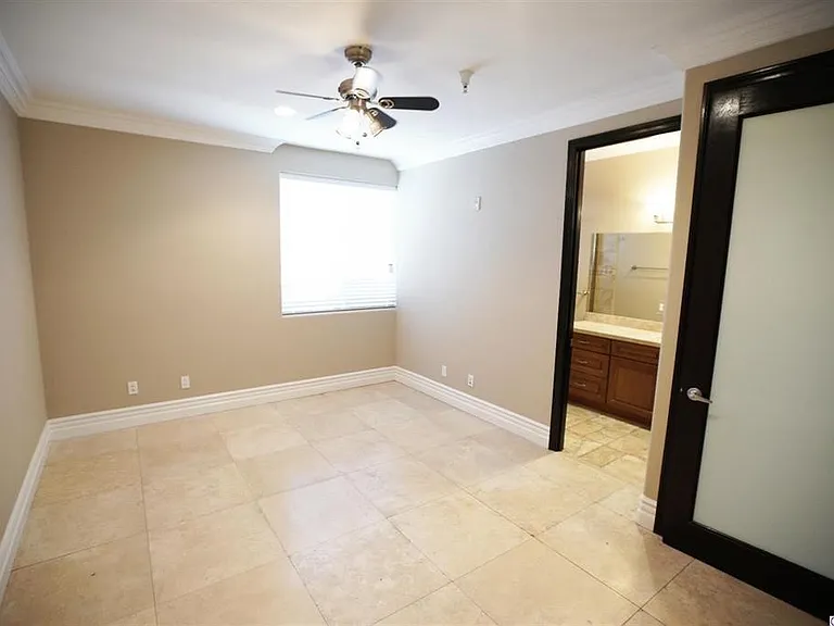 18245 Burbank Blvd #110 — Photo 15
