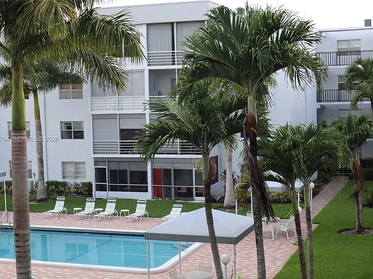 3000 E Sunrise Lakes Dr #303 — Photo 39