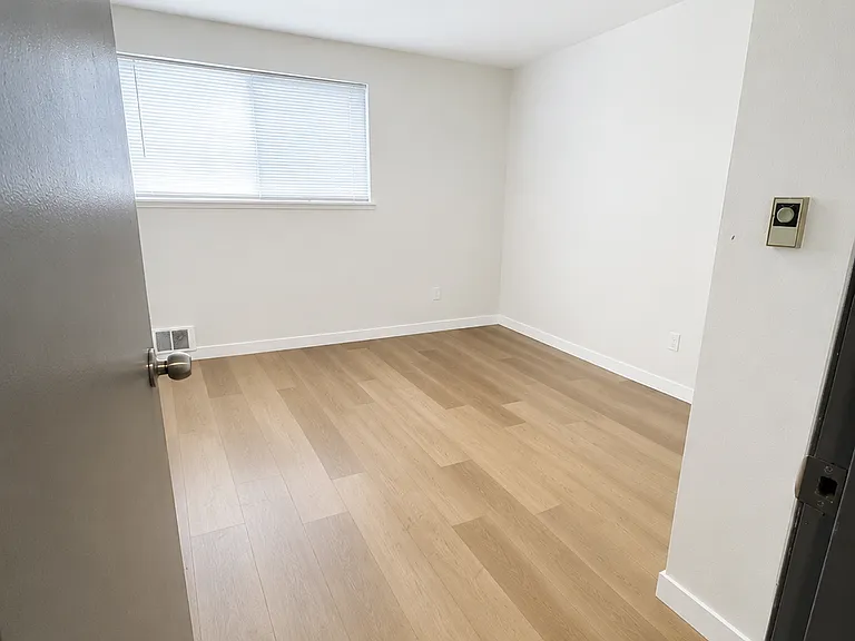 703 Woodford Ave N #3A — Photo 13