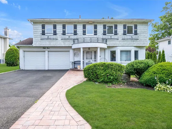 59 Knolls Drive N, Manhasset Hills, NY 11040
