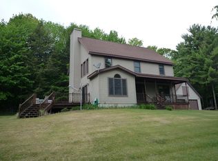 883 Jersey Swamp Rd, Morrisonville, NY 12962