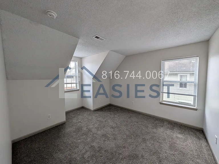 2801 Metropolitan Ave — Photo 14