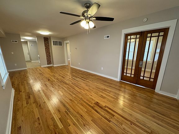 3rd image of 5833 Forest Ave
