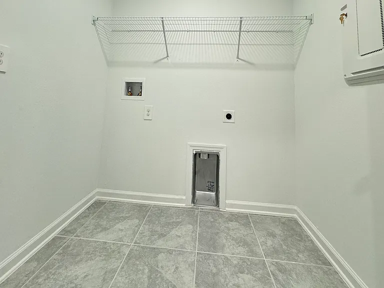 553 Reggie Rd — Photo 43