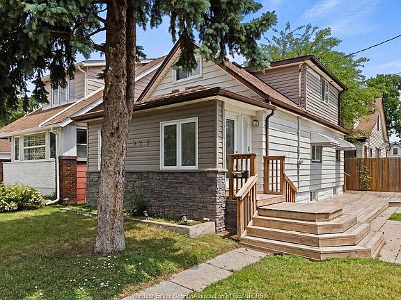 3rd image of 972 Wellington Ave