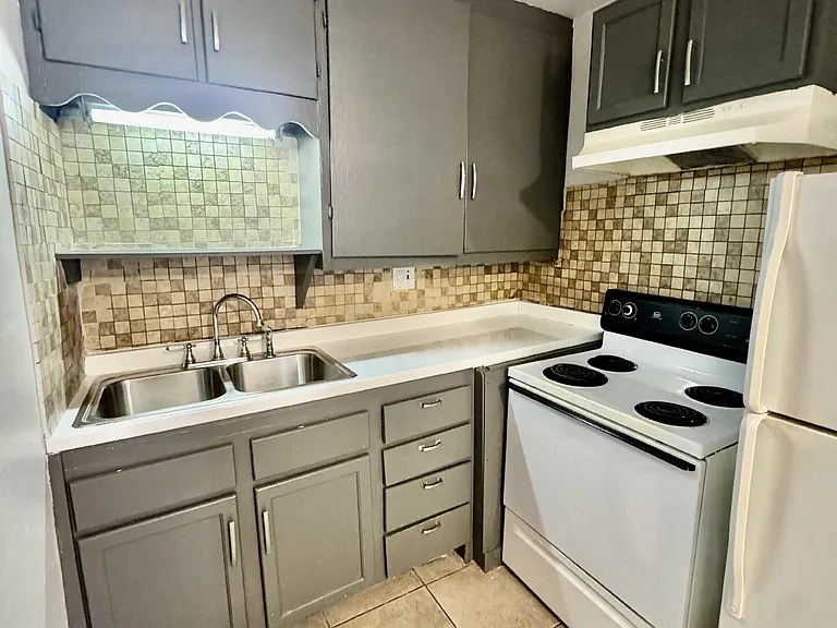 720 N 10th St #1 — Photo 23