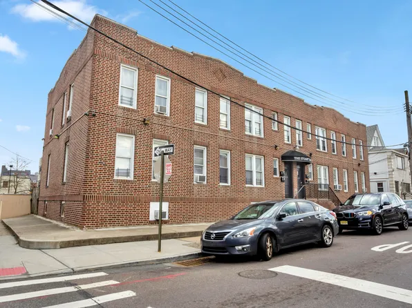 95-07 Cresskill Place image 2 of 21