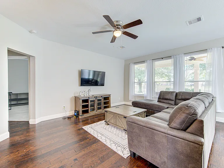 9422 Comstock Meadows Dr — Photo 6