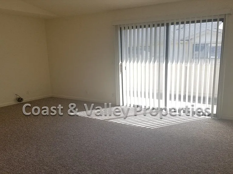 776-780 Nacional Ct — Photo 4
