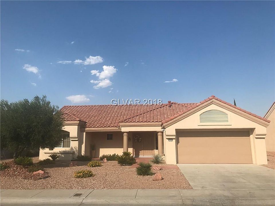 1st image of 2532 Desert Butte Dr