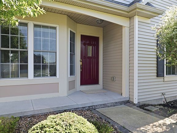 2nd image of 1024 Pondbrook Point