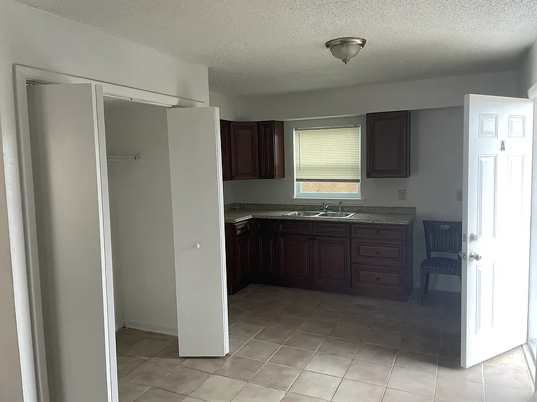 810 E 114th Ave #A — Photo 2