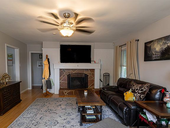 4th image of 2526 4th Ave N