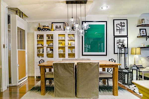 Rented by Century 21 Metropolitan | media 12