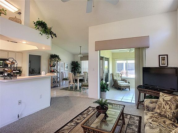 4th image of 529 Petrel Cir