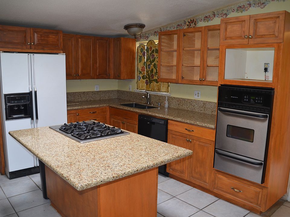 2nd image of 43831 Marigold Dr
