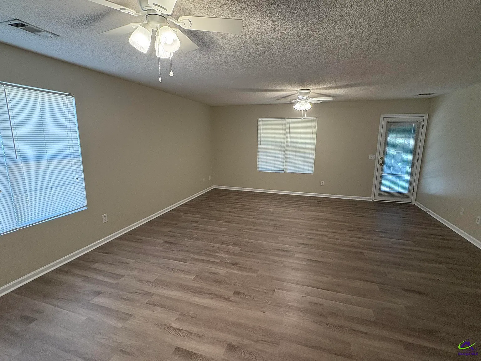 2 bed, 2.0 bath, 1192 sqft, $1,200 — Photo 2