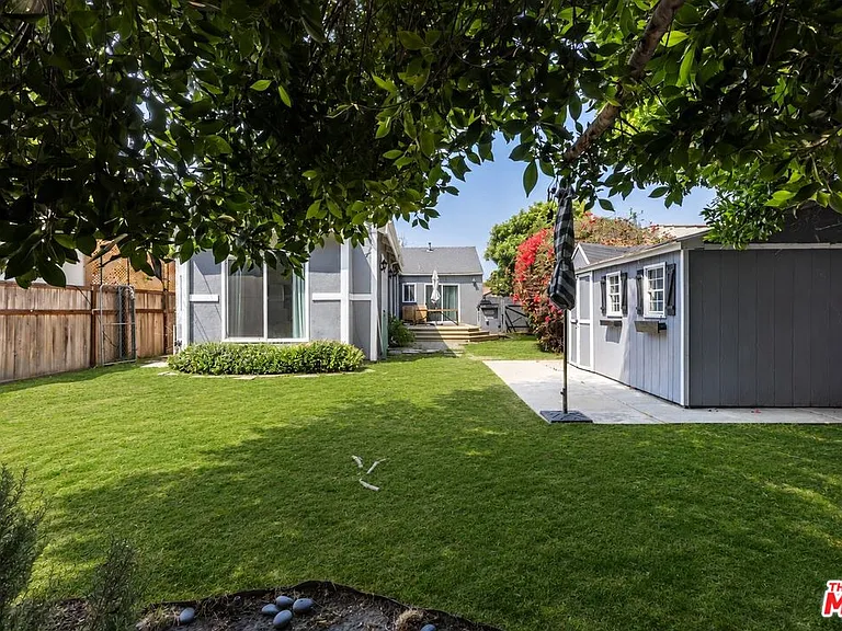2310 Manning Ave — Photo 42