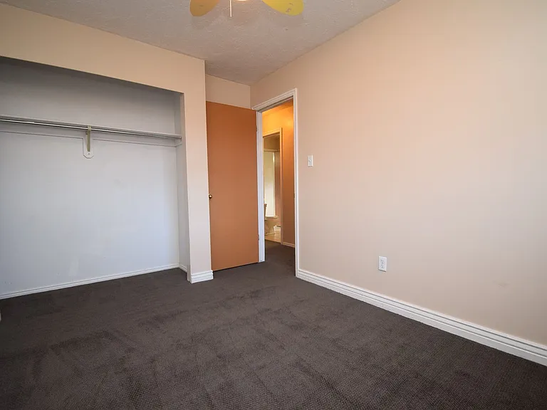 1623 W Crystal Ridge Dr — Photo 8