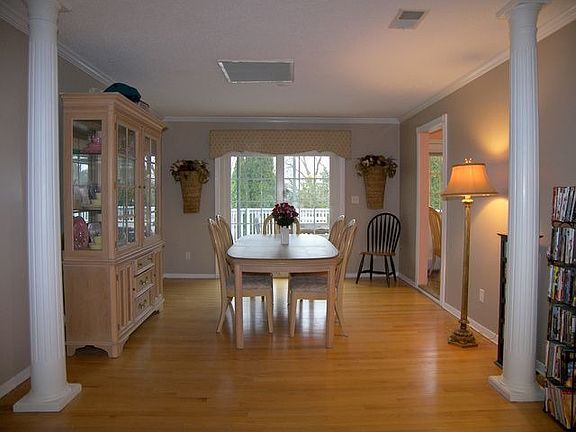 3rd image of 3180 Quinlan St
