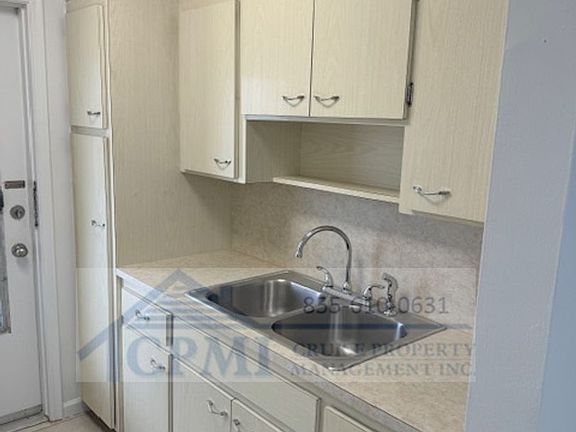 4th image of 315 S Crescent Dr APT 205