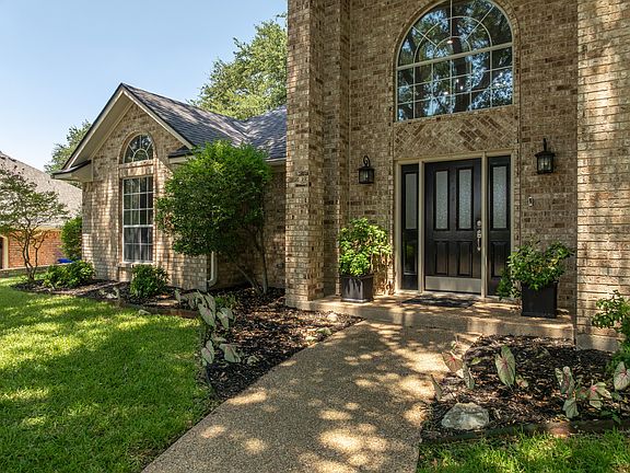 3rd image of 3500 Timberleaf Cir