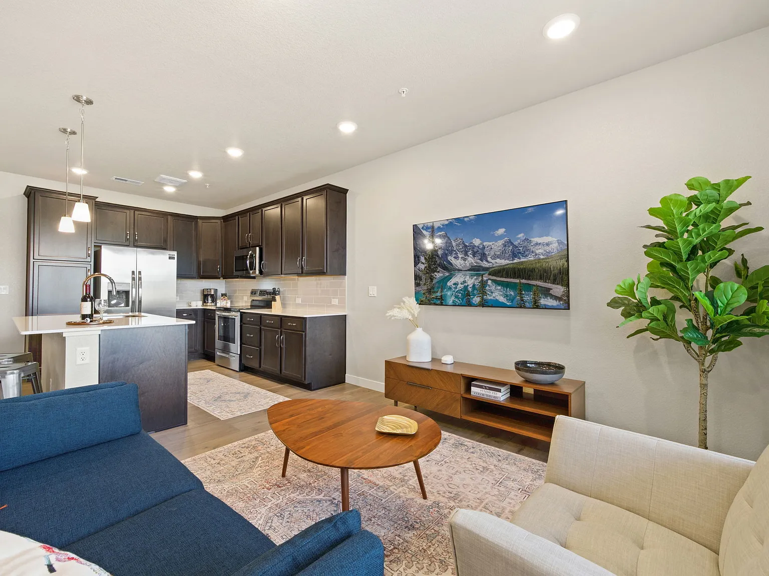 2 bed, 1264 sqft, $4,195 — Photo 2