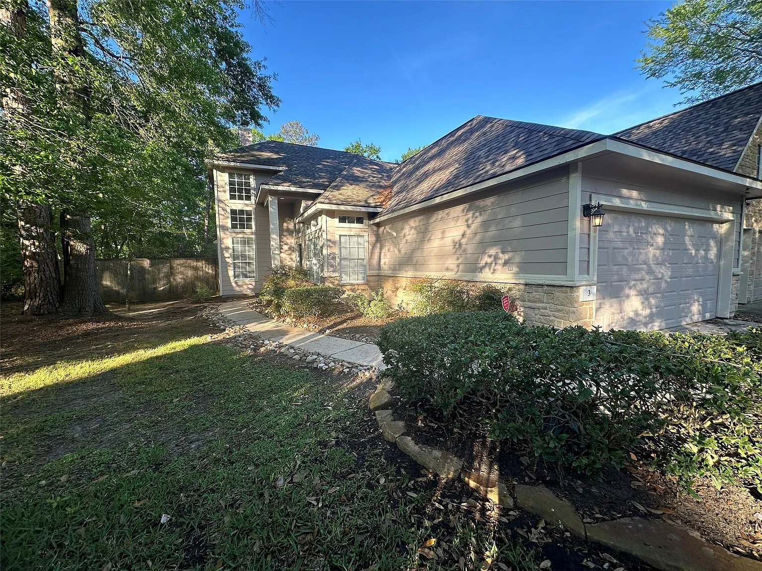 3 bed, 2.5 bath, 2333 sqft, $3,250 — Photo 2