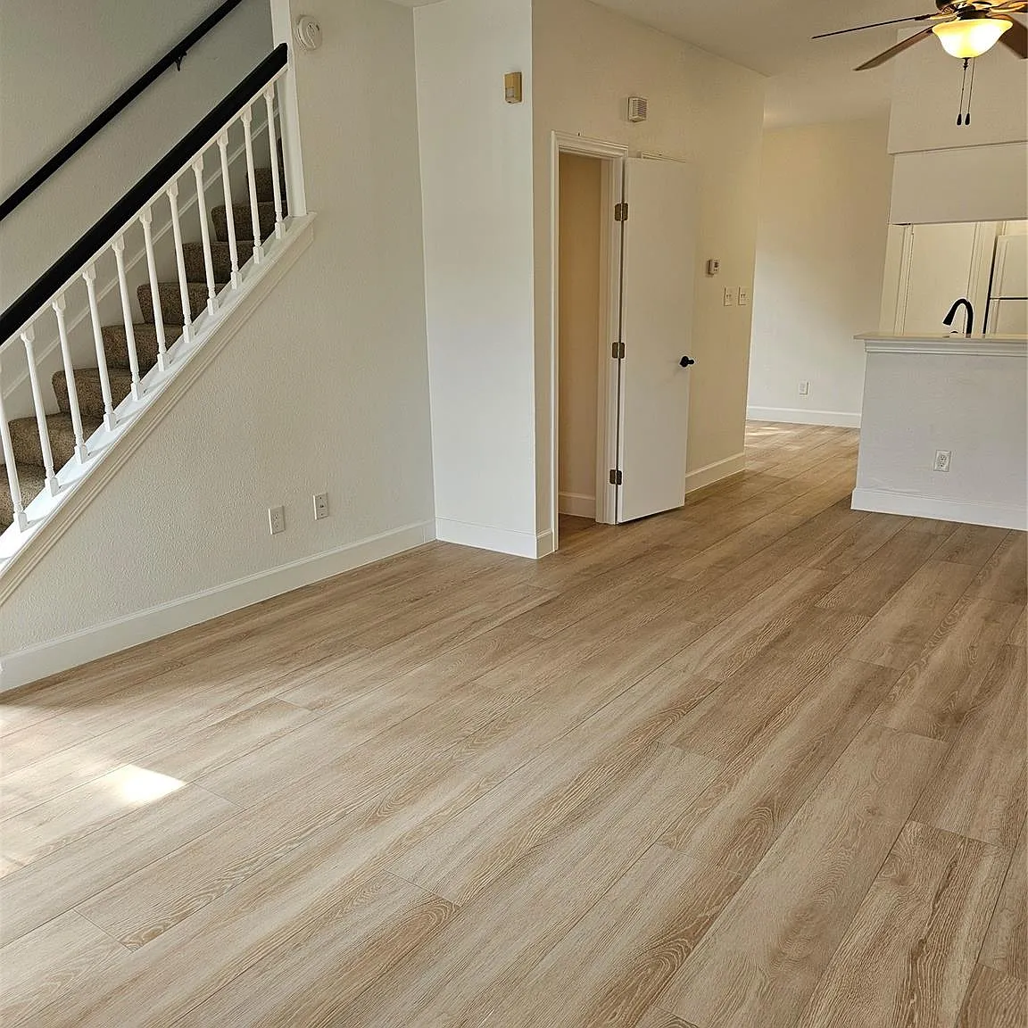 2 bed, 1.5 bath, 1012 sqft, $1,500 — Photo 2