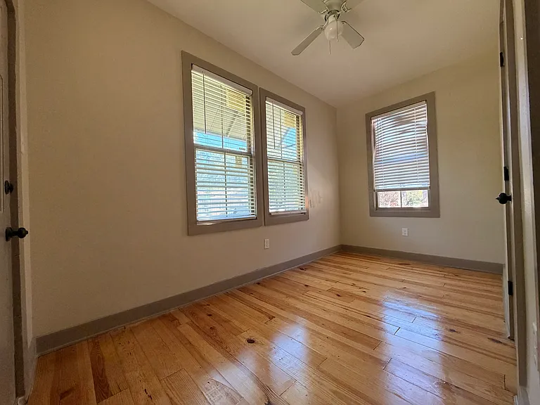 2537 Main St — Photo 8
