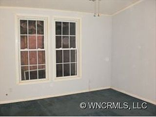 5th image of 786 Hillside Ln