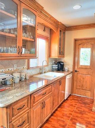 5th image of 2864 N G St
