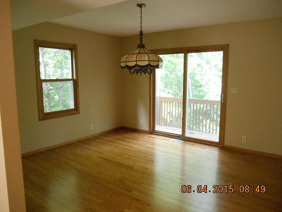 3rd image of 1501 Oakview Ter