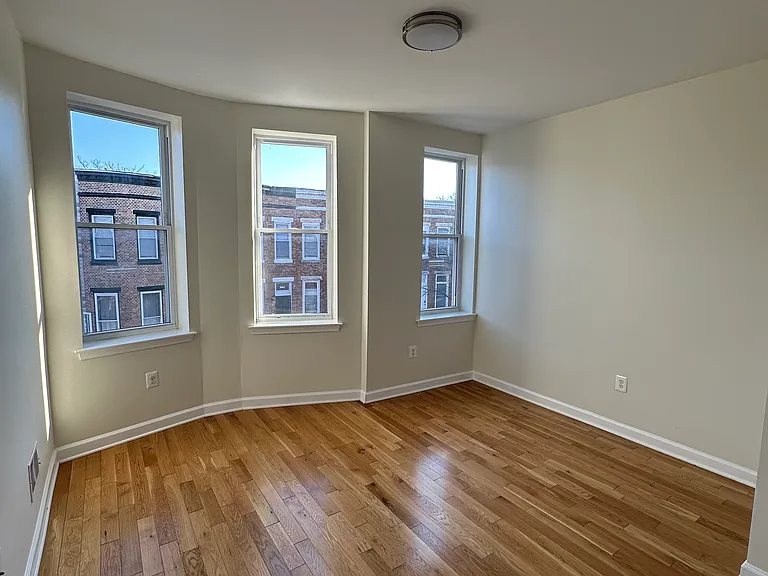 444 E Lorraine Ave — Photo 8