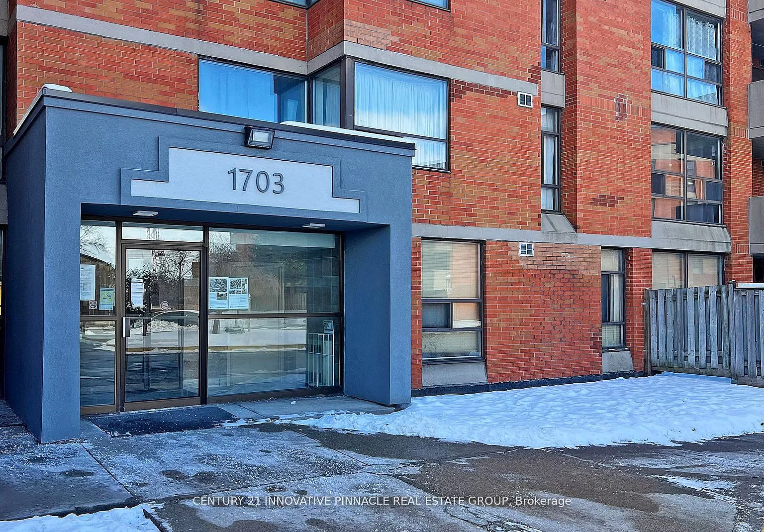 3 bed, $2,500 — Photo 2