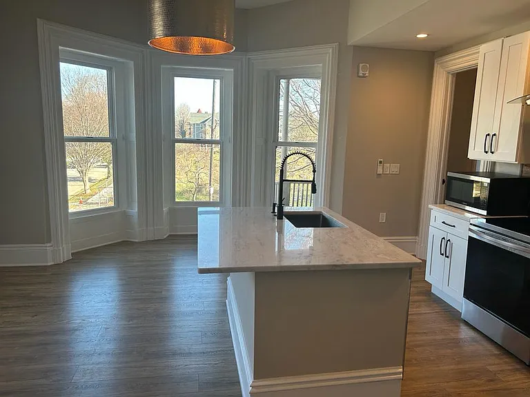 3805 Franklin Blvd #201 — Photo 7