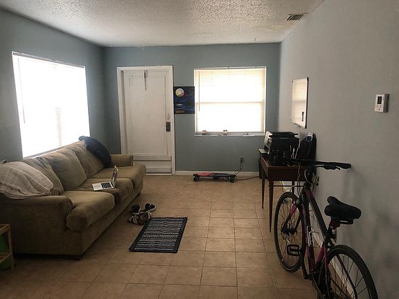 4th image of 526 91st Ave N APT 6