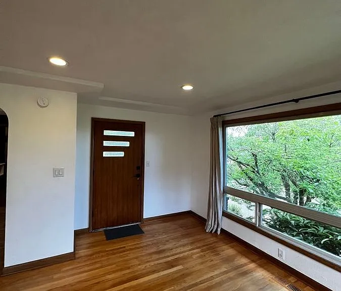 4434 SW Valona Way — Photo 5