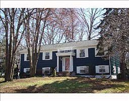 1st image of 1 Leeland Ct