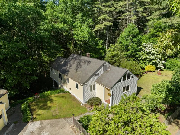 64 Lakeside Dr, Groton, MA 01450