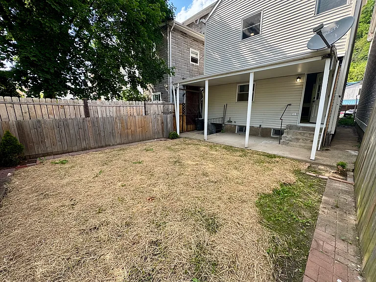 1727 S Canal St — Photo 29