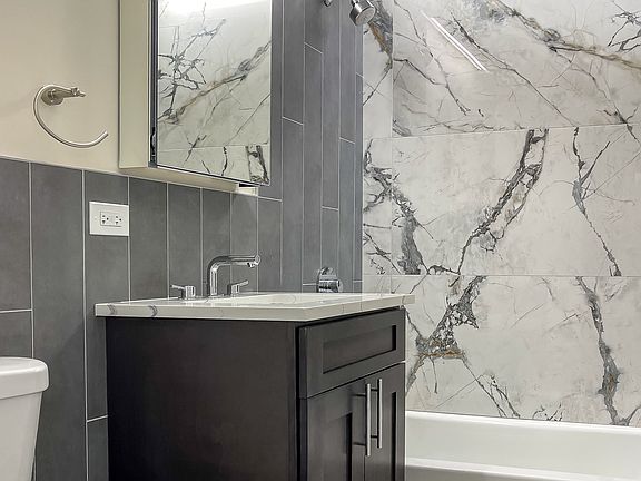 4th image of 3216 W Olive Ave #1C