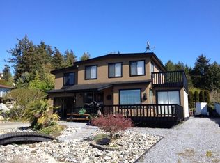 614 Highland Dr, Point Roberts, WA 98281