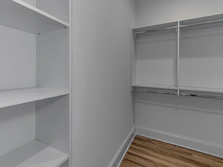 Eldridge Townhome Rentals — Photo 14