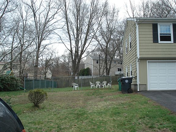 2nd image of 36 Wampum Dr