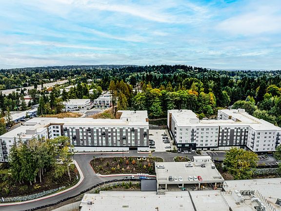 Windsor Totem Lake's location offers premier connectivity to downtown Kirkland.
