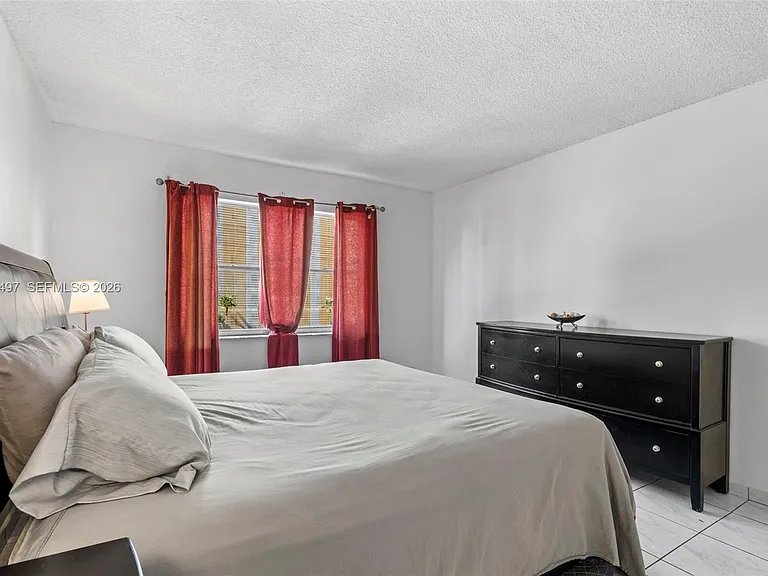 401 Golden Isles Dr #304 — Photo 18