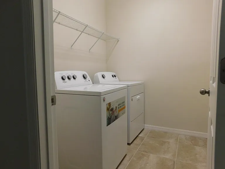 2135 Donahue Dr — Photo 19