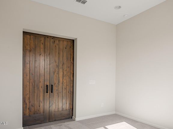 5th image of 26945 W MAPLE Drive